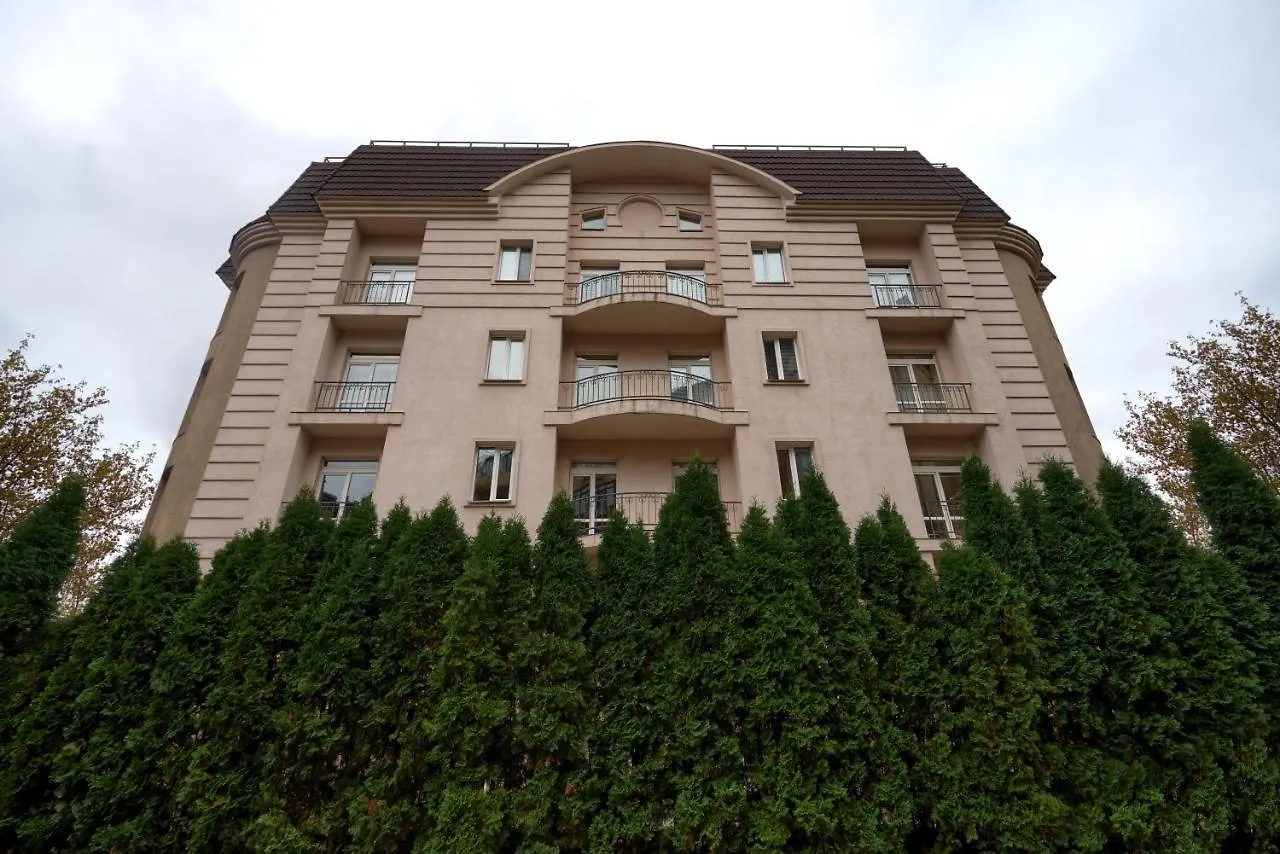 Kontakte von Academ House