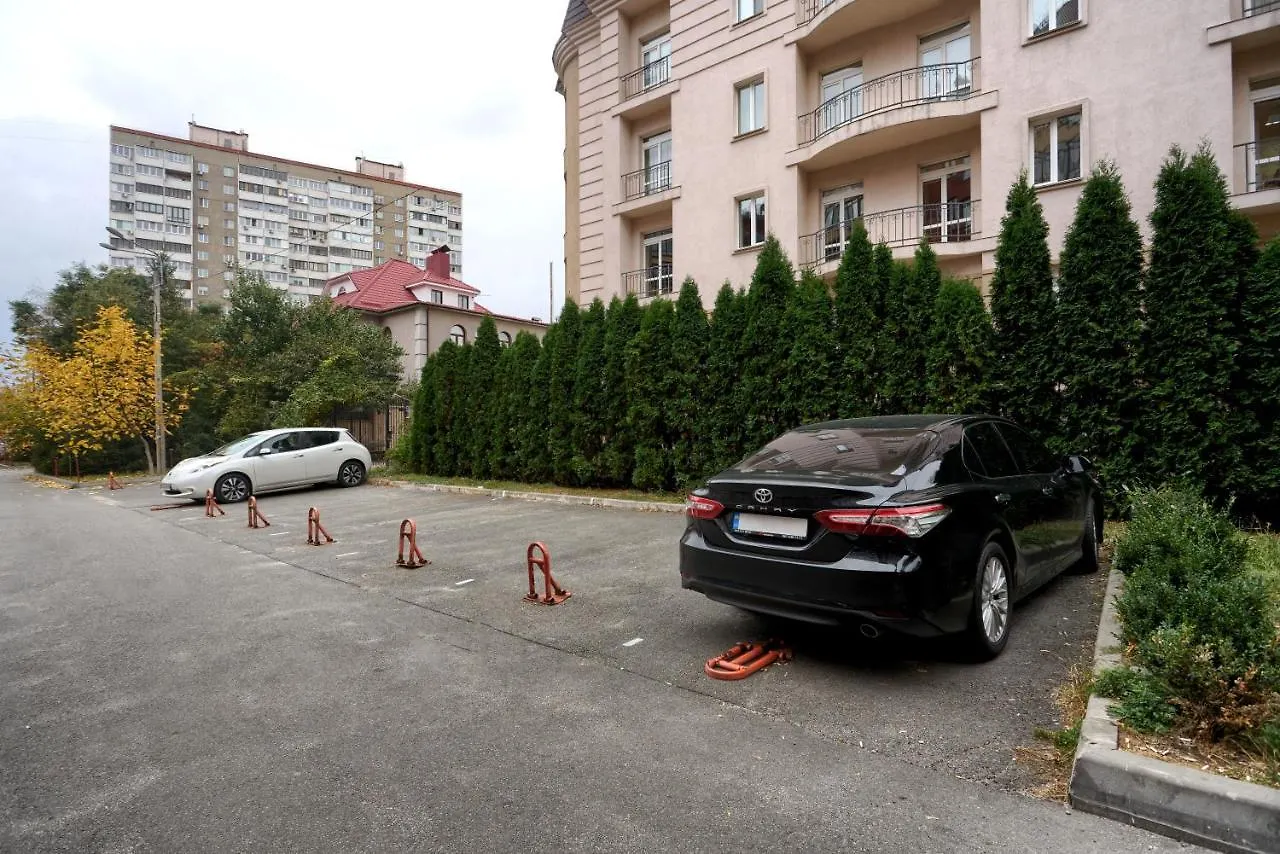 بيت شباب نزل كييففي Academ House